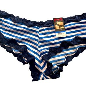 NWT Maidenform hipster silk panty, size XL